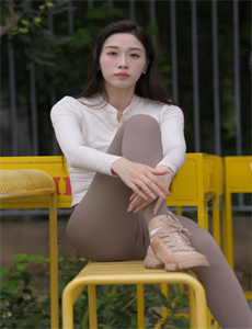 娇乳欲女H奶汁翘